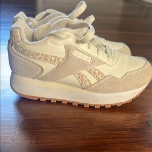 Girls Reebok neutral